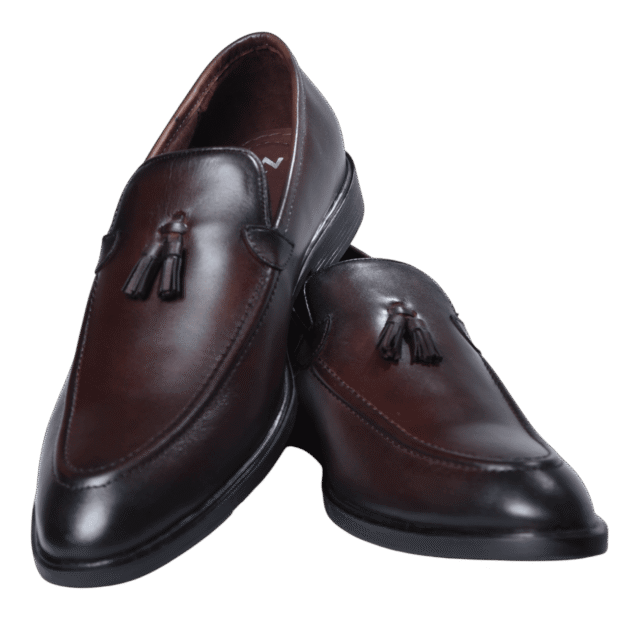 Brown leather tassel loafers, pair